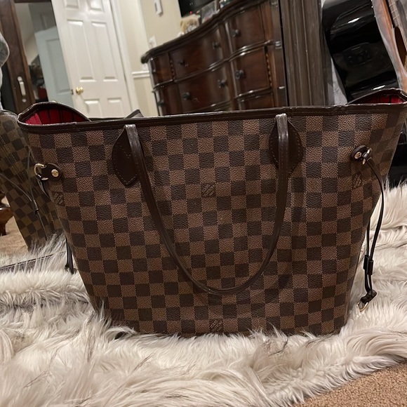 Aouthentic LV large - Picture 7 of 7